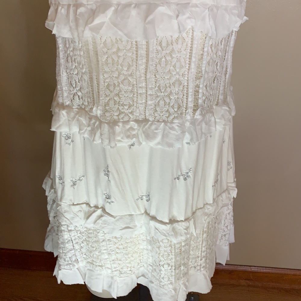 POL Sleeveless Frill Top - Picture 10 of 12